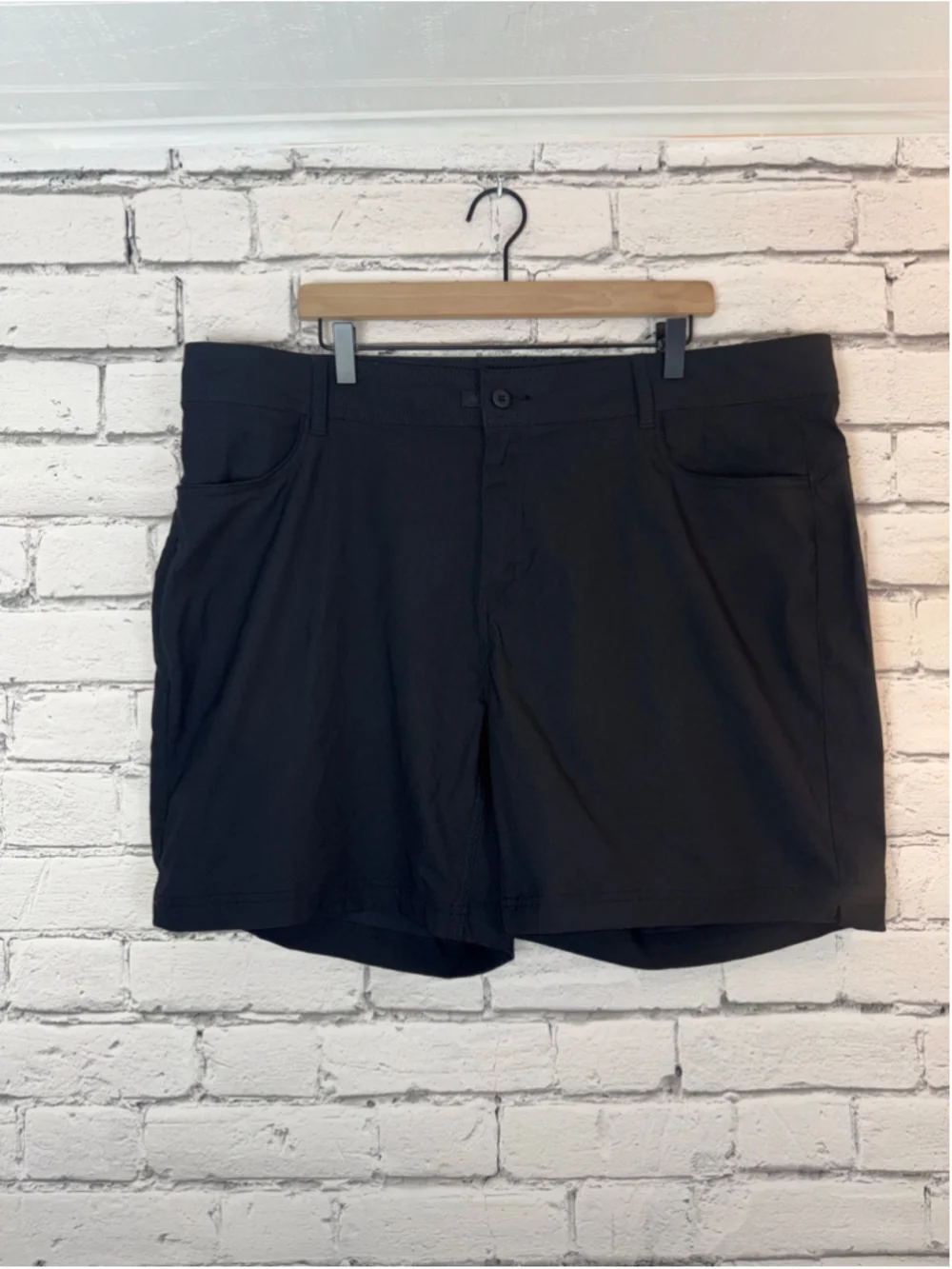 Women’s Prana Shorts size 20W Halle Short Plus II Black Hiking Active 7’ inseam